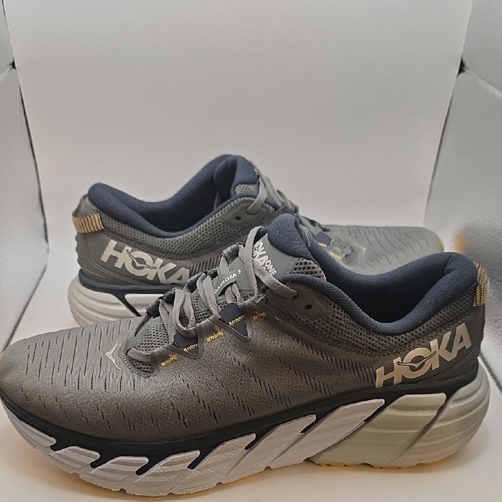 Men's Hoka Gray and Black Running Shoes, Athletic Size 13D